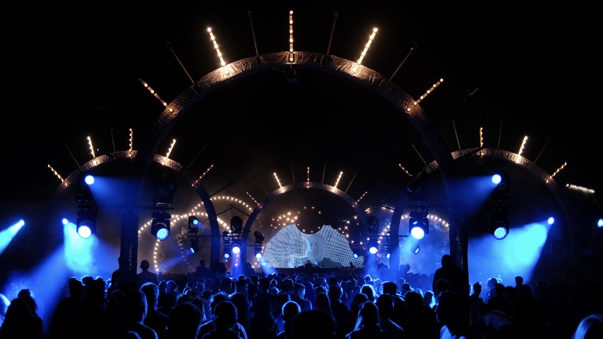 68EBBB81-6AF9-4289-ADAD-9B85DE8B70D8_1_105_c