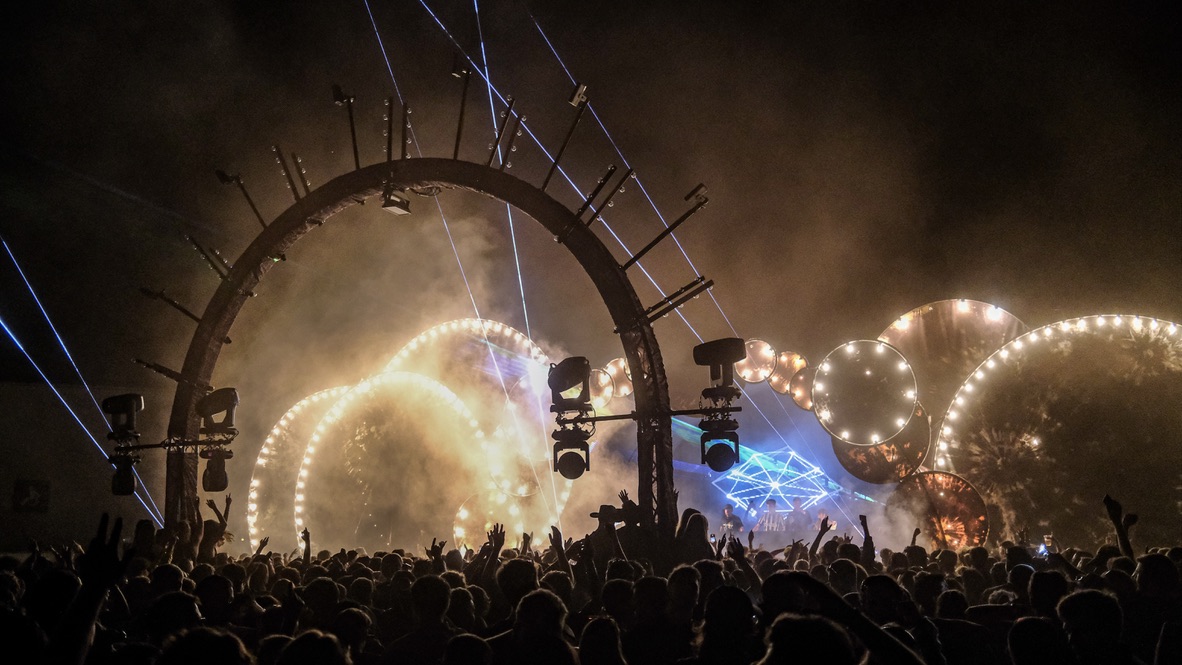 CB071678-38BC-48AC-8F87-F7A238E5180D_1_105_c